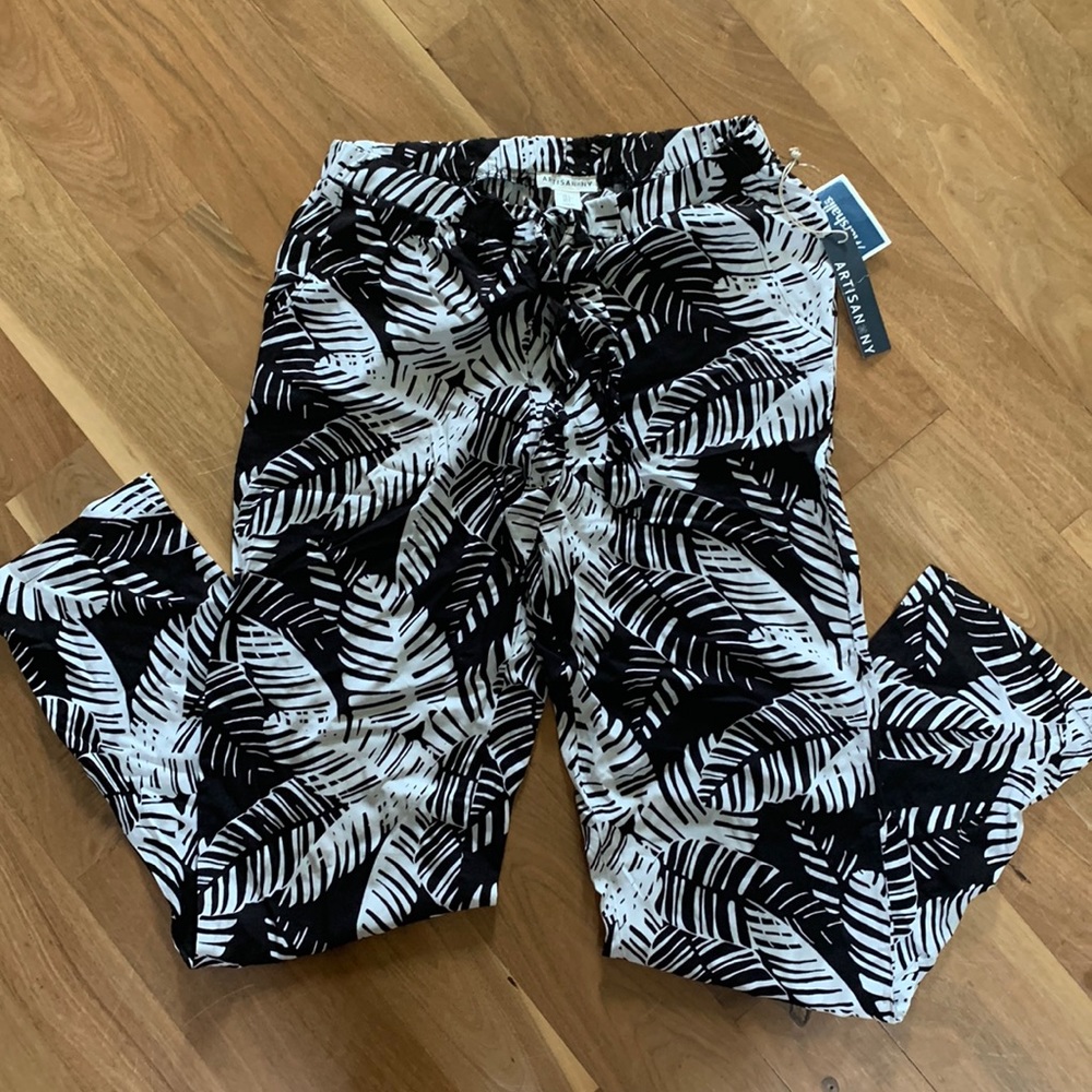 NWT- Artisan NY S Palm pants